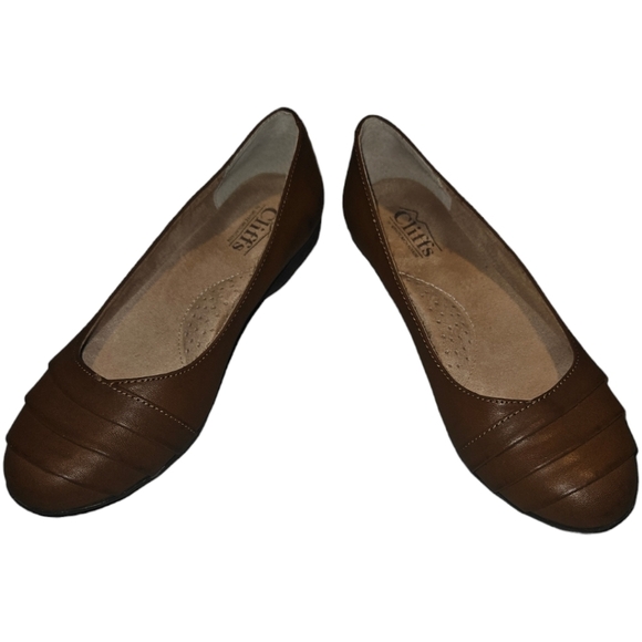 Cliffs by WHITE MOUNTAIN Shoes - NWOT Cliffs By White Mountain Leather Flats